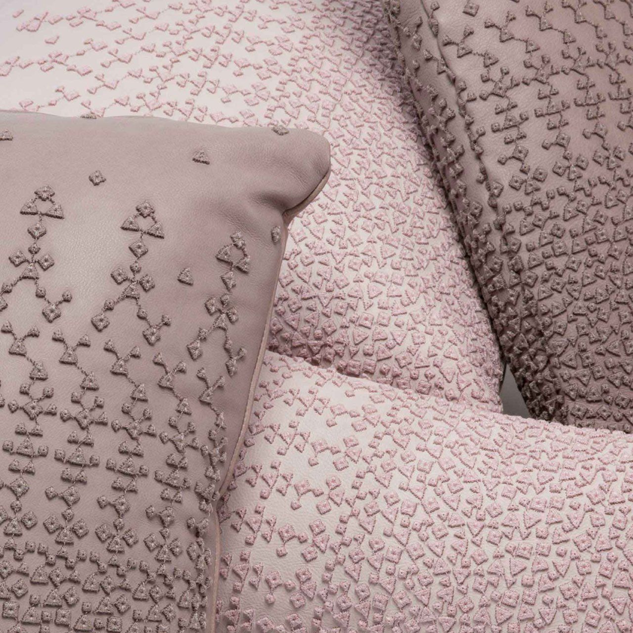 Studioart Cuscini Ricamo Main